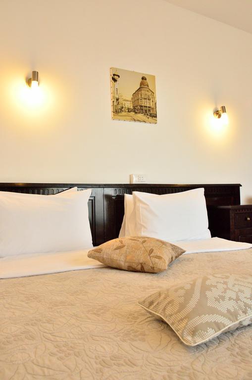 Hotel Belleville Iasi Room photo